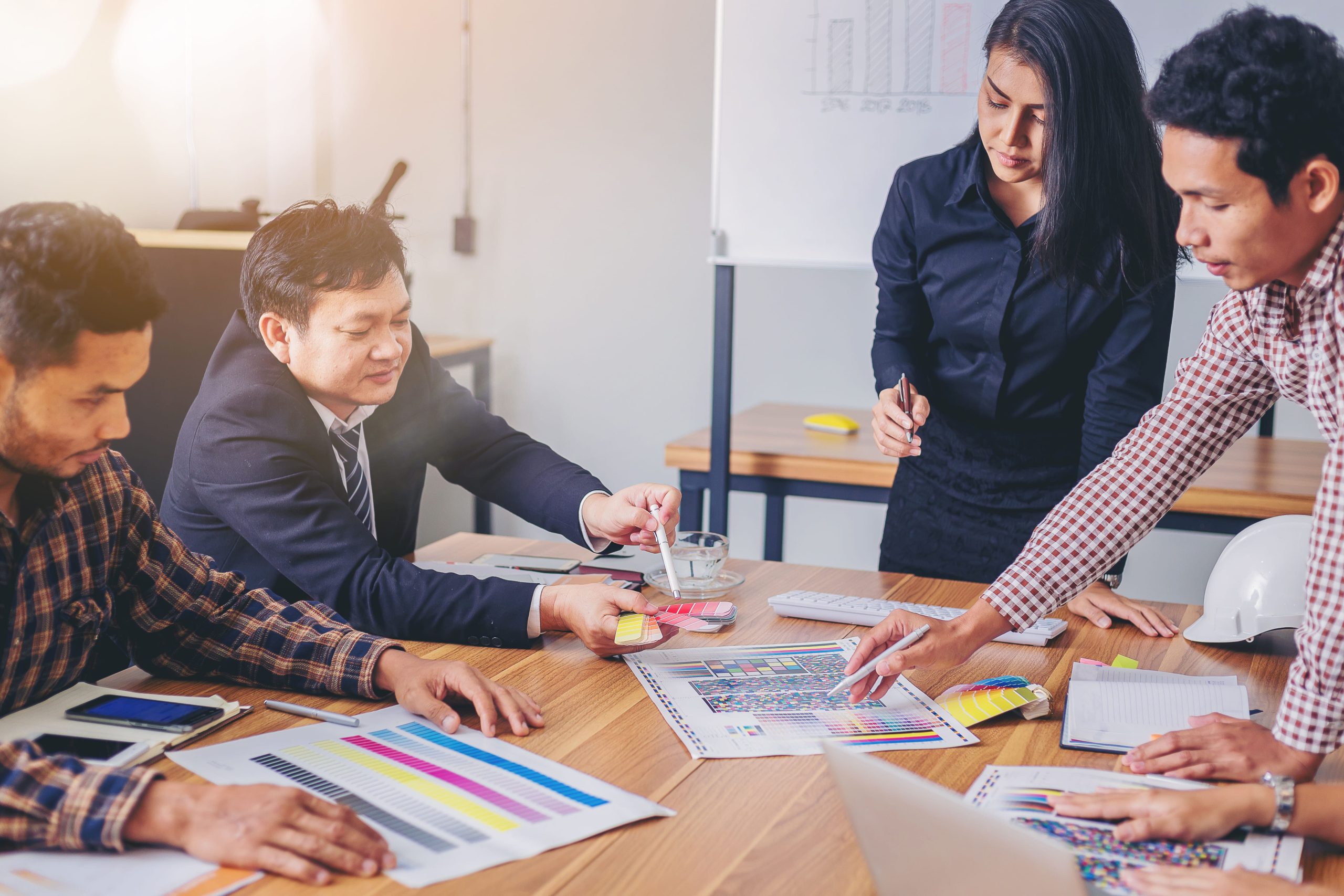 meeting bersama untuk tingkatkan bisnis dan branding